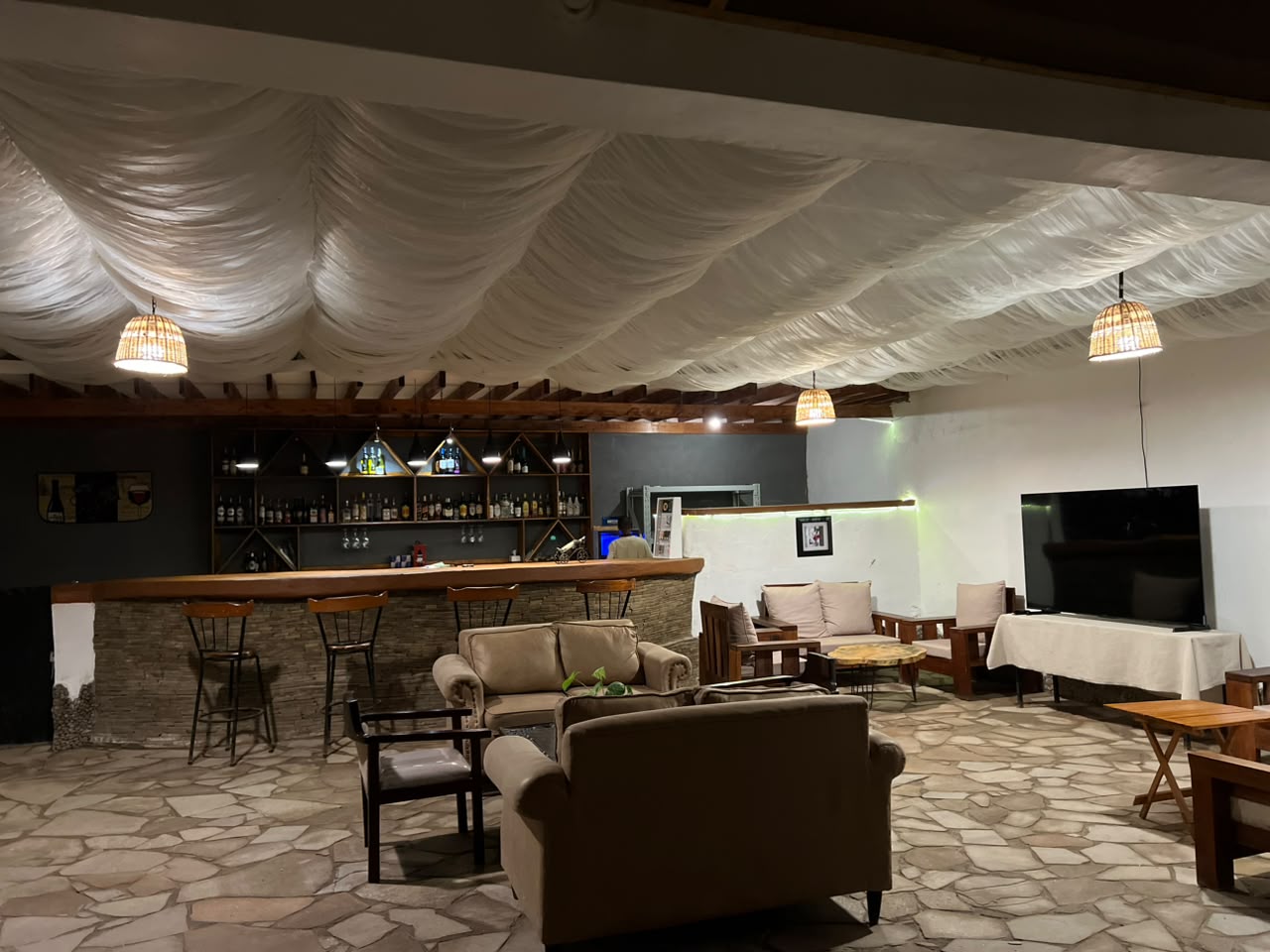 Bar & Lounge