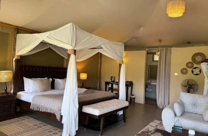 Deluxe Luxury Tent (Double/Twin/Single)